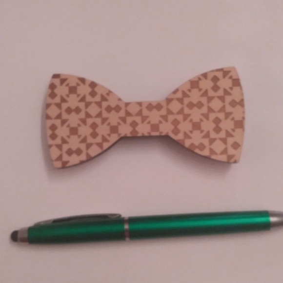 Wooden magnetic bow tie - Picture 5 of 6